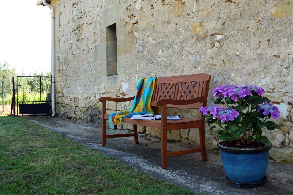 Bed and Breakfast Bleu Raisin Les Salles-de-Castillon Exteriér fotografie